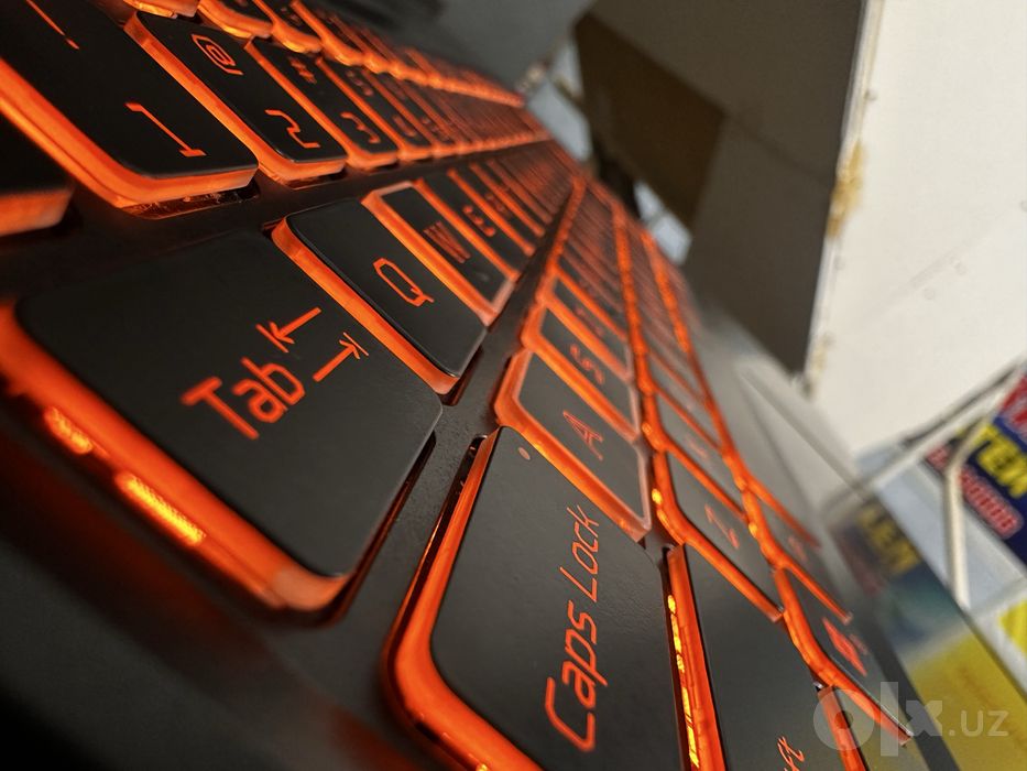Мощный игравой ноутбук Acer Nitro V16 Ai ryzen 5-240V 16/512 RTX5050