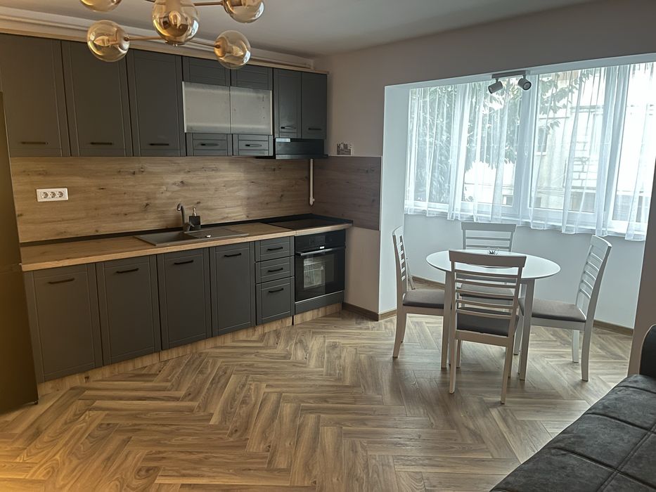 Apartament de inchiriat 3 camere Cetate