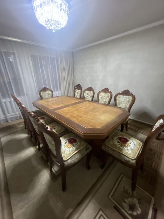 Продам стол и стулья