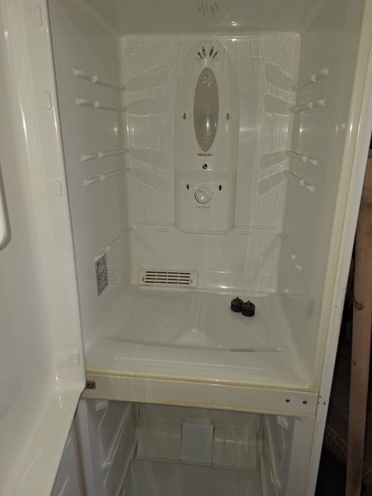 Холодильник сатылады