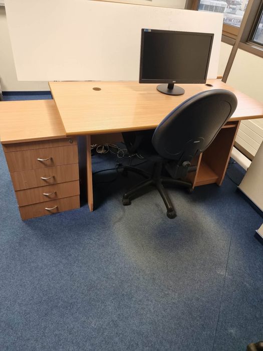 Бюра и столове за офис