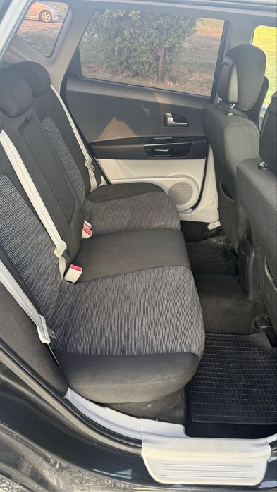 Автомобил Kia Ceed бензин