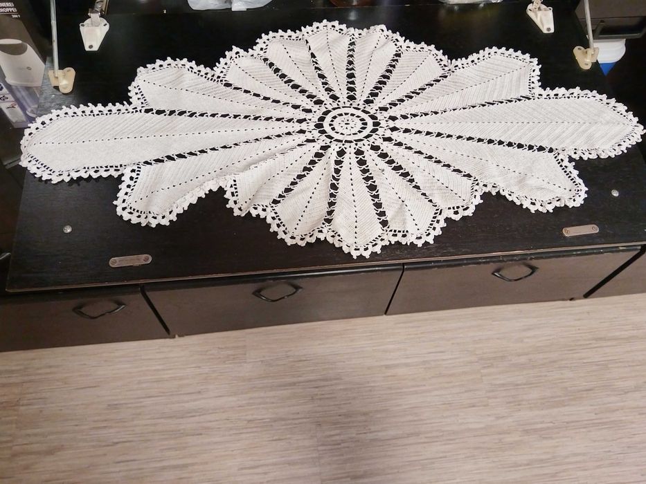 Ръчно плетено каре/пътека на една кука, изработено през 80-те години