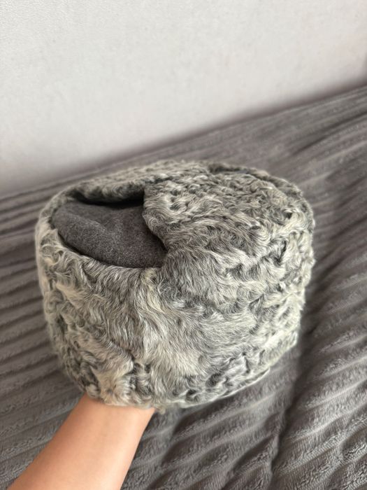 Каракулевая шапка