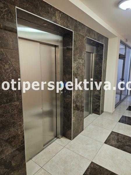 Продава се Тристаен апартамент в Пловдив, Кючук Париж - 101 кв.м за 1387 €/кв.м - Снимка #11