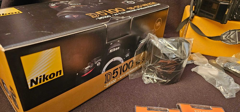 Фотоапарат Nikon D5100 заедно с 3 обектива и пълен комплект аксесоари
