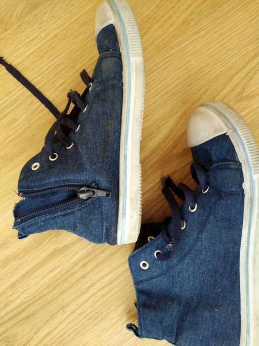 Кецове с цип и връзки