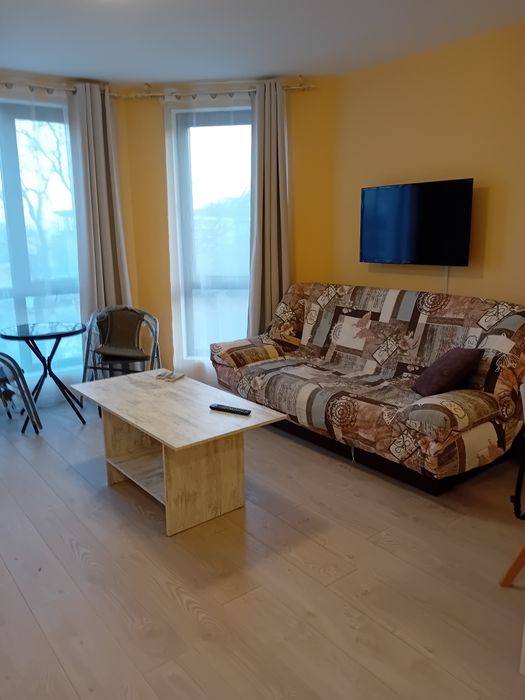 Холна маса почти не използвана