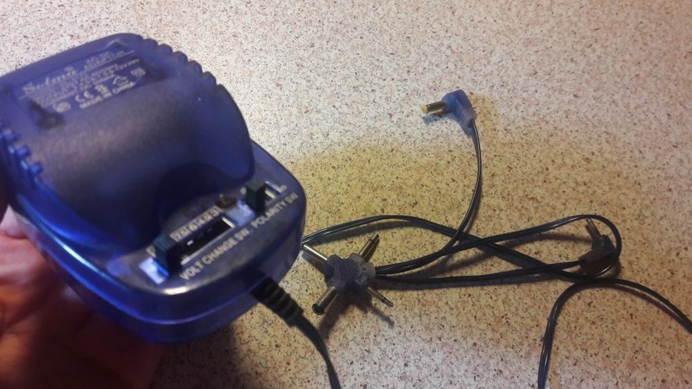 Модем Узонлайн и зарядник