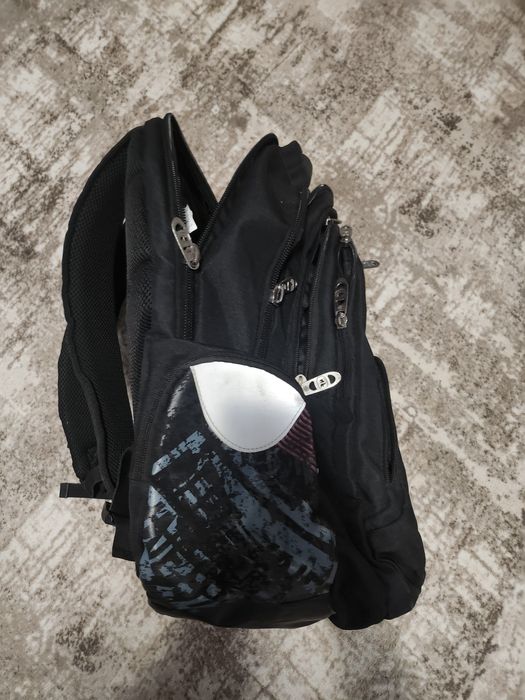 Продавам страхотна раница