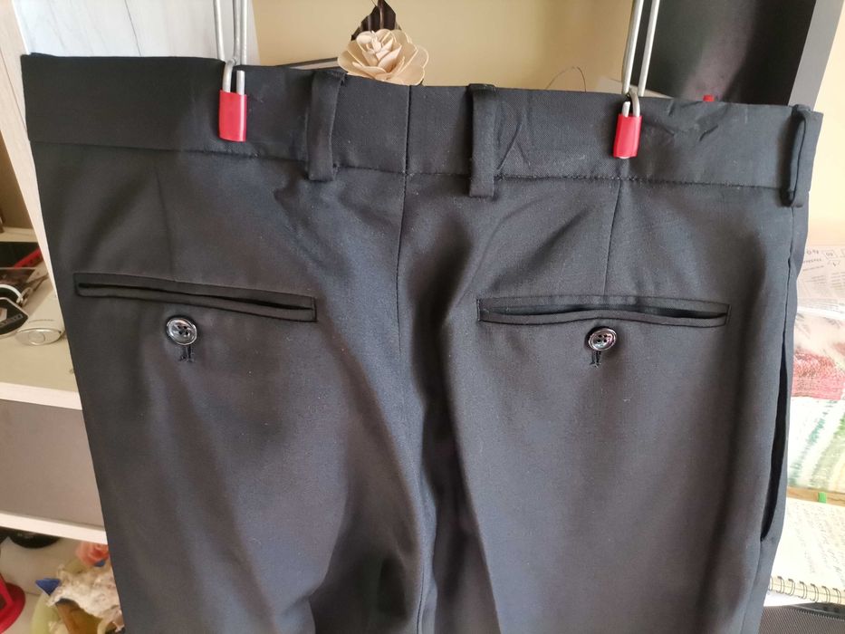 Абитуриенски костюм