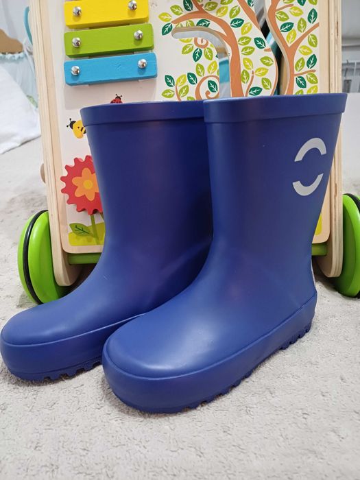 Нови гумени ботуши, 26 размер