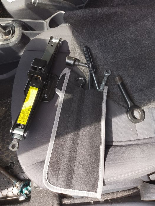 Продавам на части Киа Рио 1.2 2014г