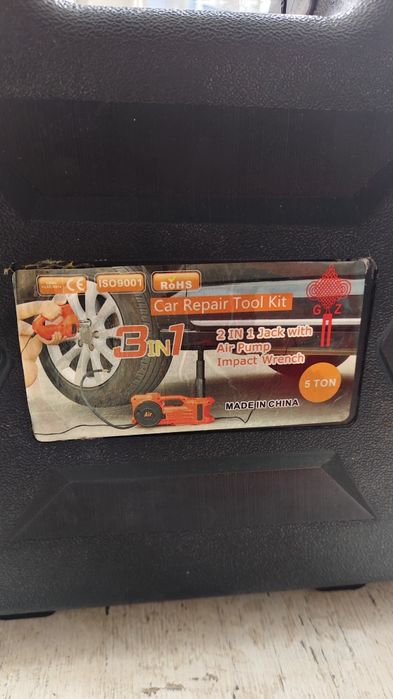 Домкрат 3 в 1 . 12в