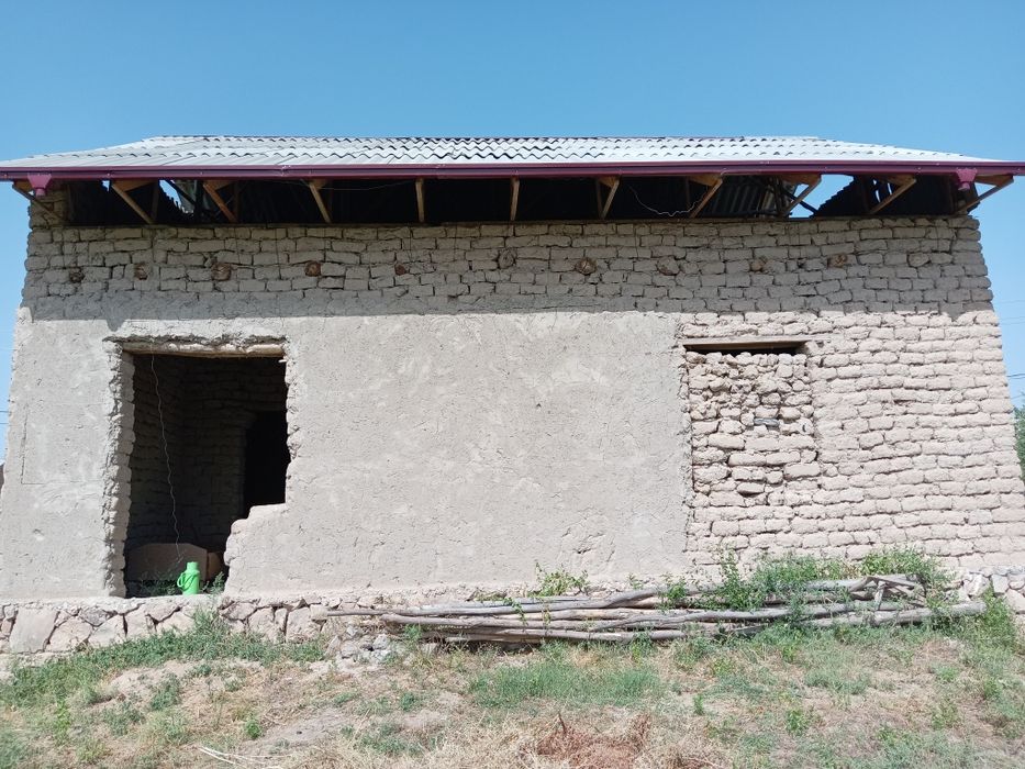 Uchaska yer sotiladi