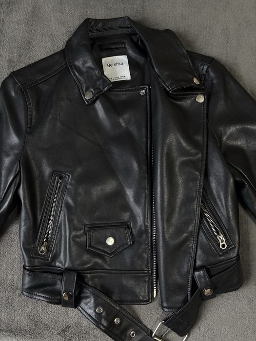 Черно кожено яке Bershka