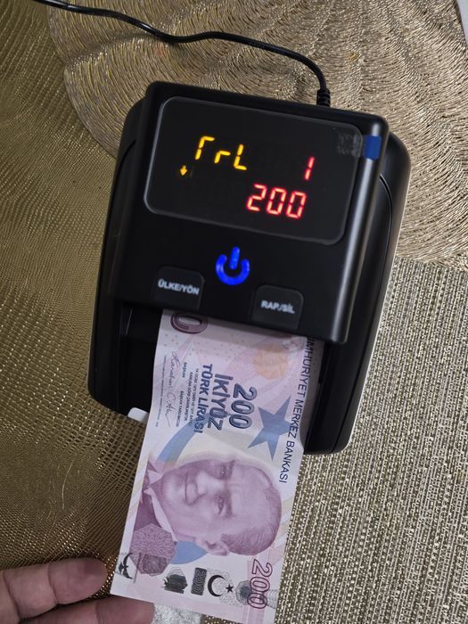 Детекор за банкноти €  $ GBP  CHF. TRL