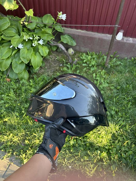 AGV pista GP RR carbon