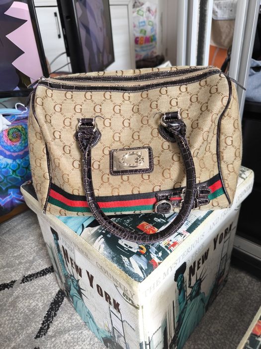 Geanta Gucci nu e originală in stare foarte buna