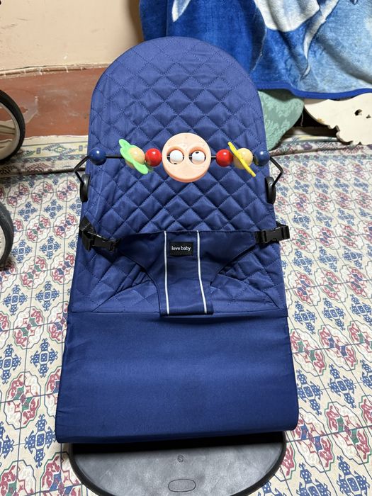 Продаю детский шезлонг BabyBjörn style