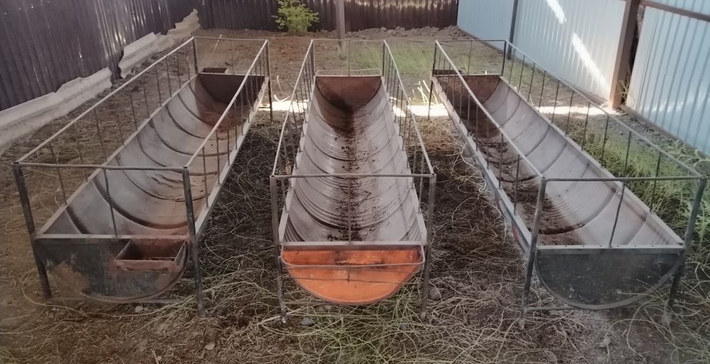 Продам сельхоз кормушки