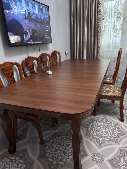 Стол овальный деревянный со стульями