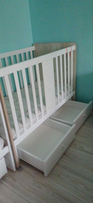 Продавам бебешки кошари