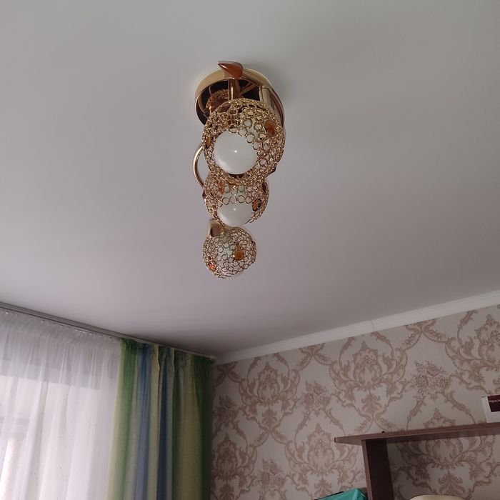 Продам люстру для спальни