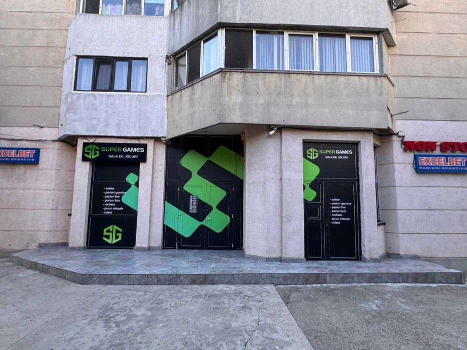 Inchiriez spatiu comercial km 45 piciorul podului, Bdul Aurel Vlaicu 3, dispune de 2 intrari, deschidere direct la bdul Aurel Vlaicu