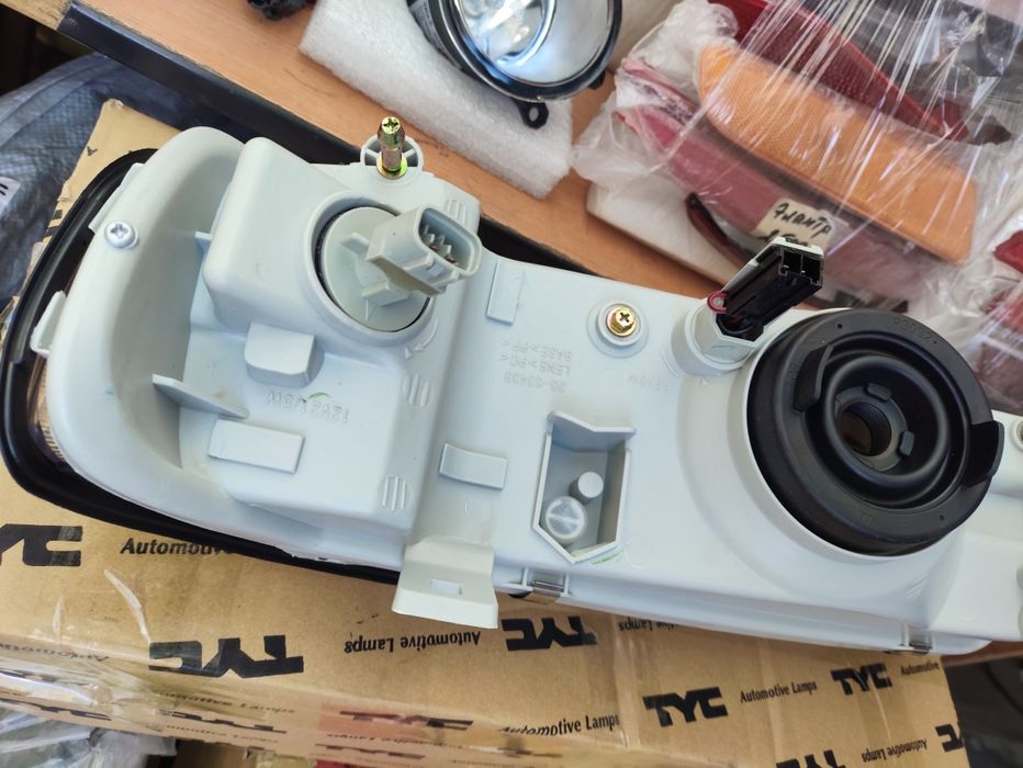 Ниссан Цефиро фары