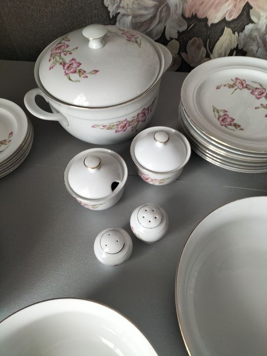 Продам сервиз столовый ГДР бу