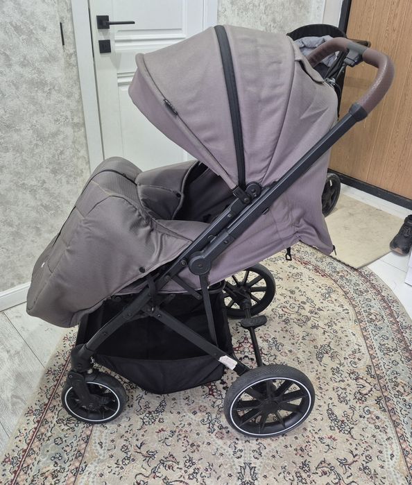 Коляска прогулочная