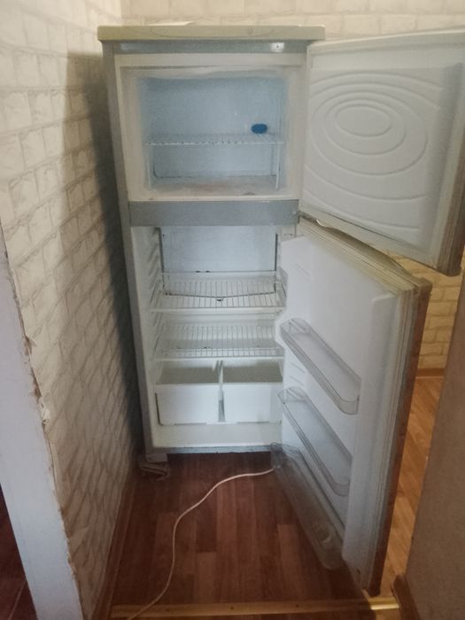 Продам холодильник днепр