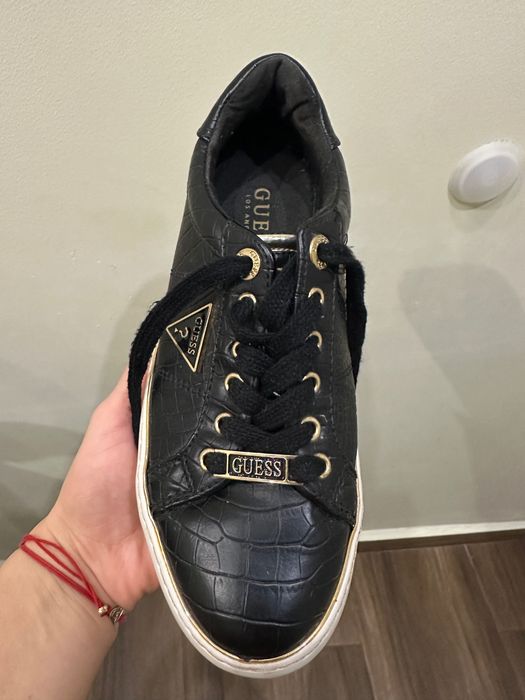 Обувки guess , номер 37