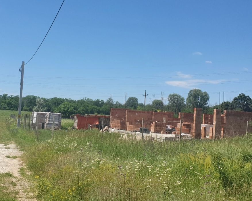 Teren intravilan  Bucov