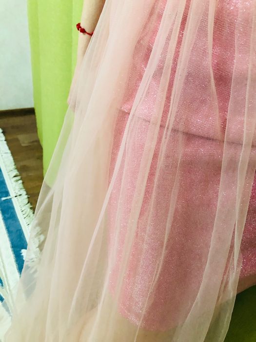 Продам вечернее платье(сшито на заказ)