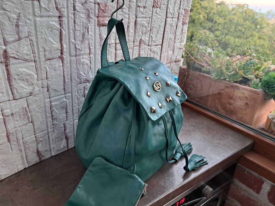 дамска раница Mezzanotte,маркова чанта,зелена кожена раница-етествена