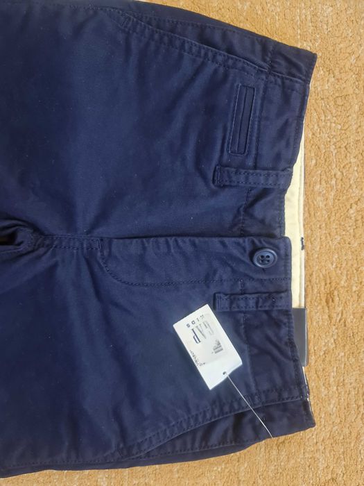 Нов панталот за момченце на Gap