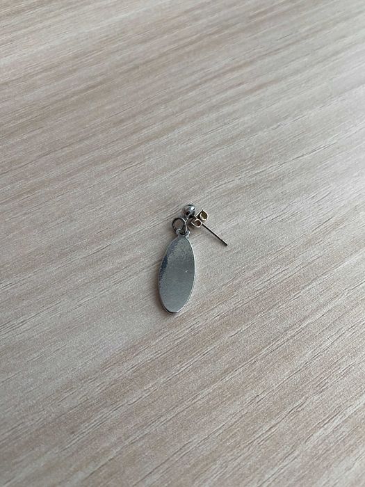 Продавам нова красива обица