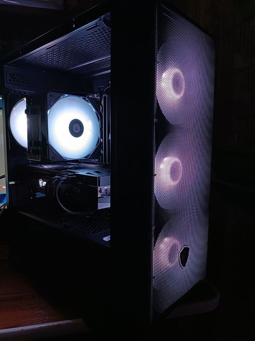 Продам игровой компьютер с i5 12400f с RTX 3060TI DDR4 16 SSD 512