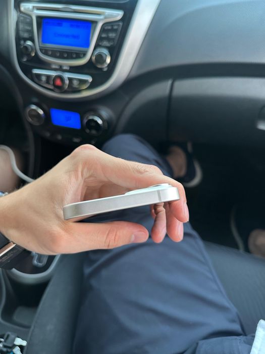 Продаю Iphone 14