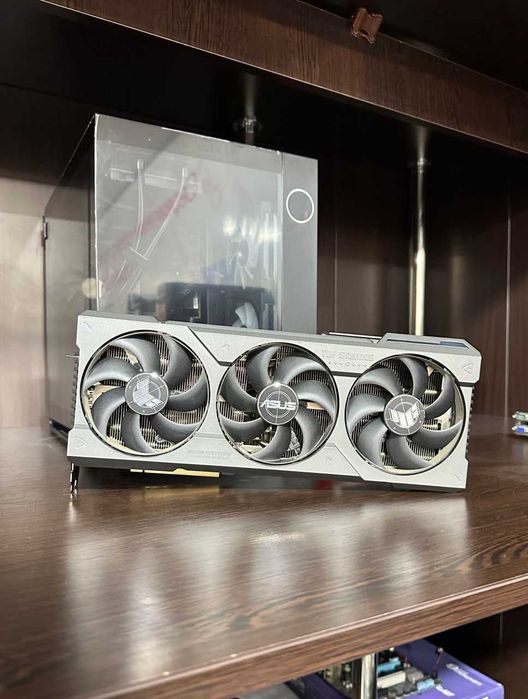 MSI SUPRIM X RTX 3090, 4090