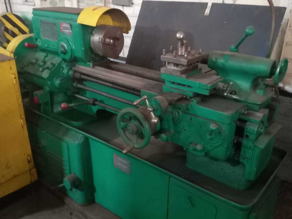 Станок токарно-винторезный б/у