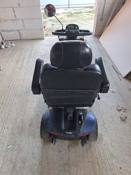 Carut electric pentru persoane cu probleme de mobilitate