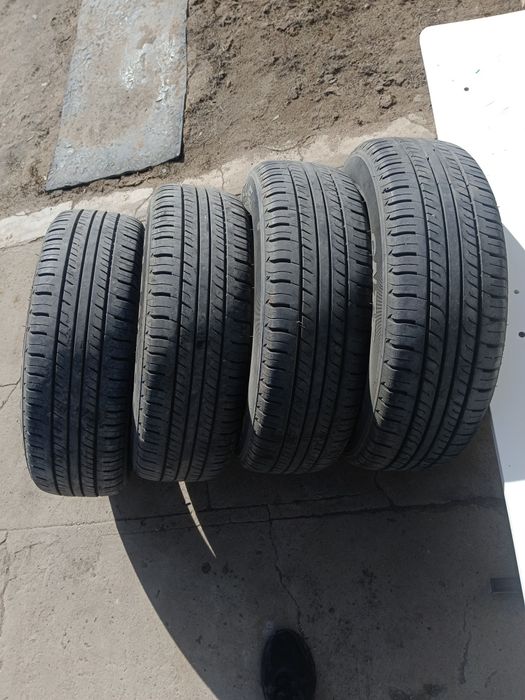 Продам летние покрышки