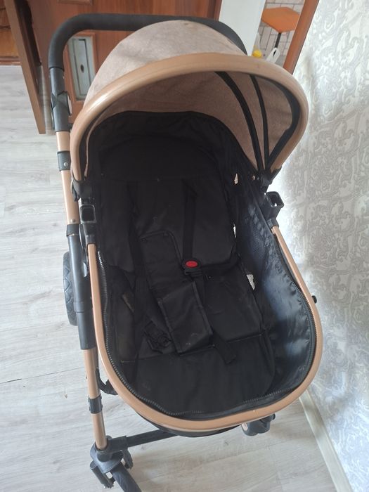 Коляска универсальная