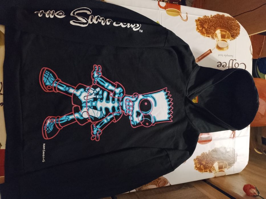 Hanorac The Simpsons în pas cu moda