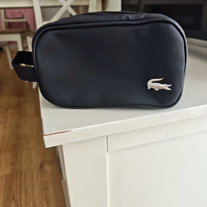 Lacoste чанта с несесер