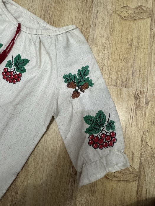 Costum traditional fetita