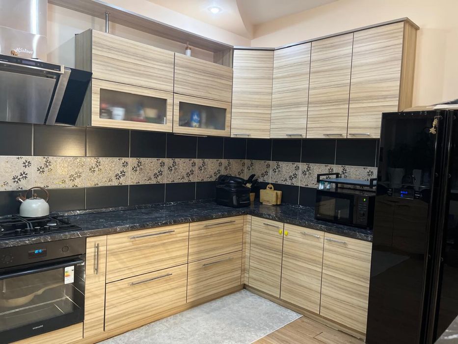 Продается кухня с техникой